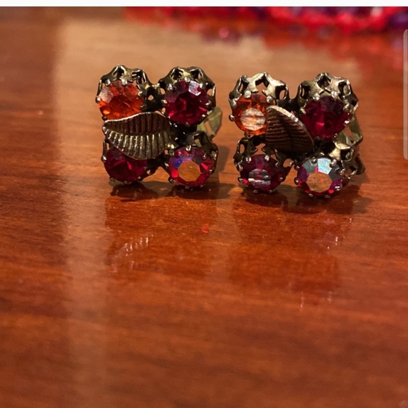 Signed Austria Garnet Red, Orange,  Red Aurora  Borealis Crystal Clip Earrings - Picture 4 of 7